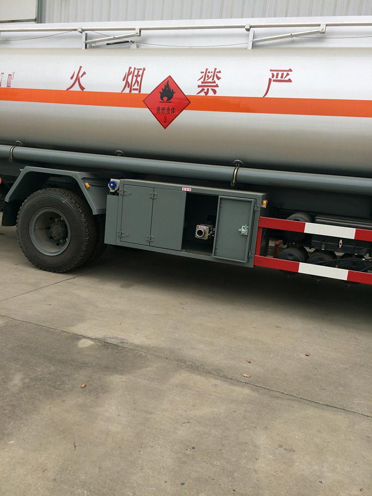 Heavy duty 8x4 big capacity 30000  20000 liter fuel tank truck for sale