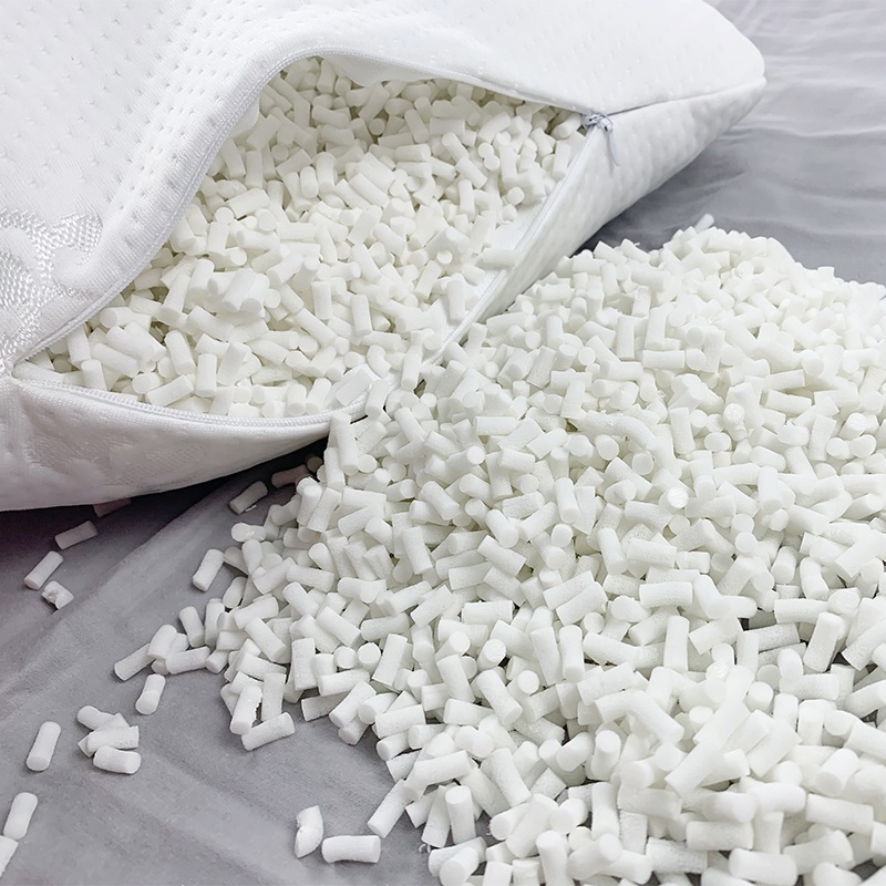 Подушка лапша. Наполнители для подушек натуральный латекс гранулы. Пластмассовый наполнитель. Латексная крошка наполнитель для подушек. Латексные гранулы.