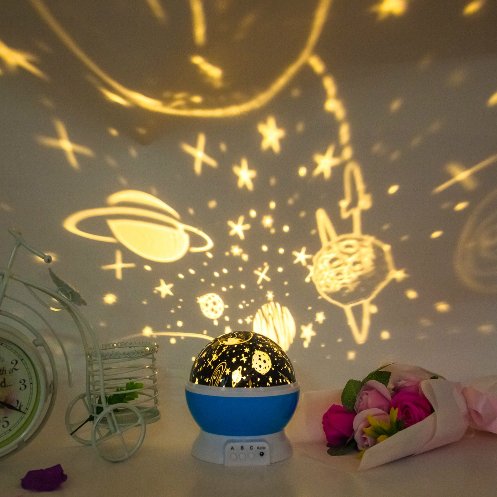 Creative fantasy romantic rotating led star lamp projection lamp small night light Christmas Eve birthday gift