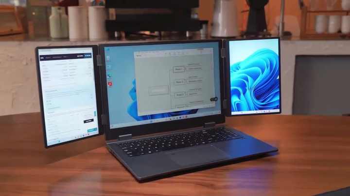 Gaming Laptops with Triple Screens - Ultimate Setup
