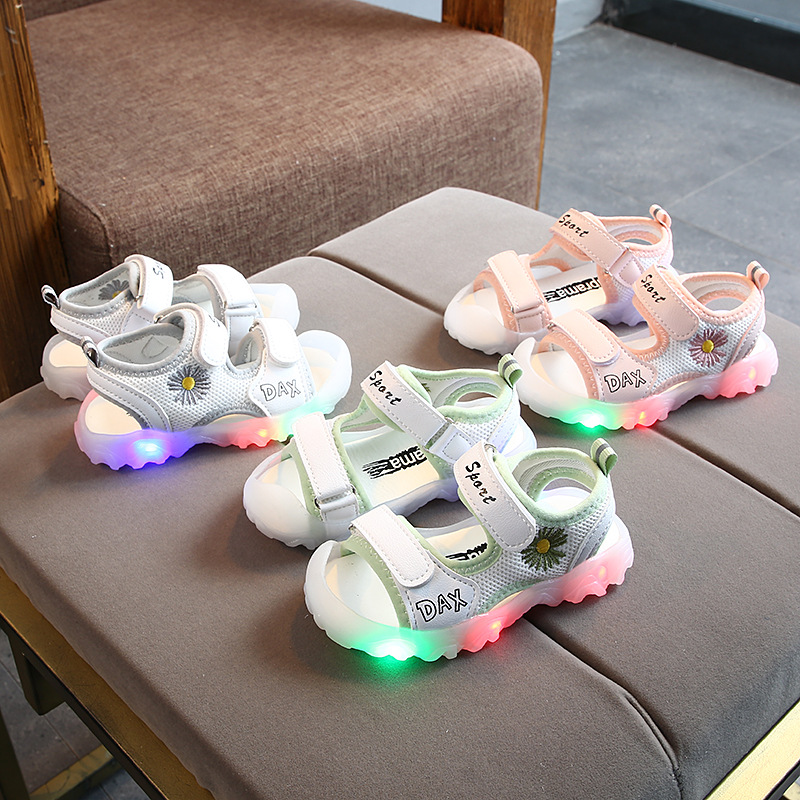 Летние модные роскошные детские пляжные туфли с подсветкой и защитой от ударов, детские сандалии