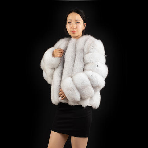 美丽的天然蓝色狐狸皮大衣冬季加码女大衣