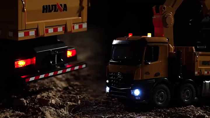 1/14 26ch 4軸8輪 折り曲げ式クレーントラック ☆Huina 1538 1/14