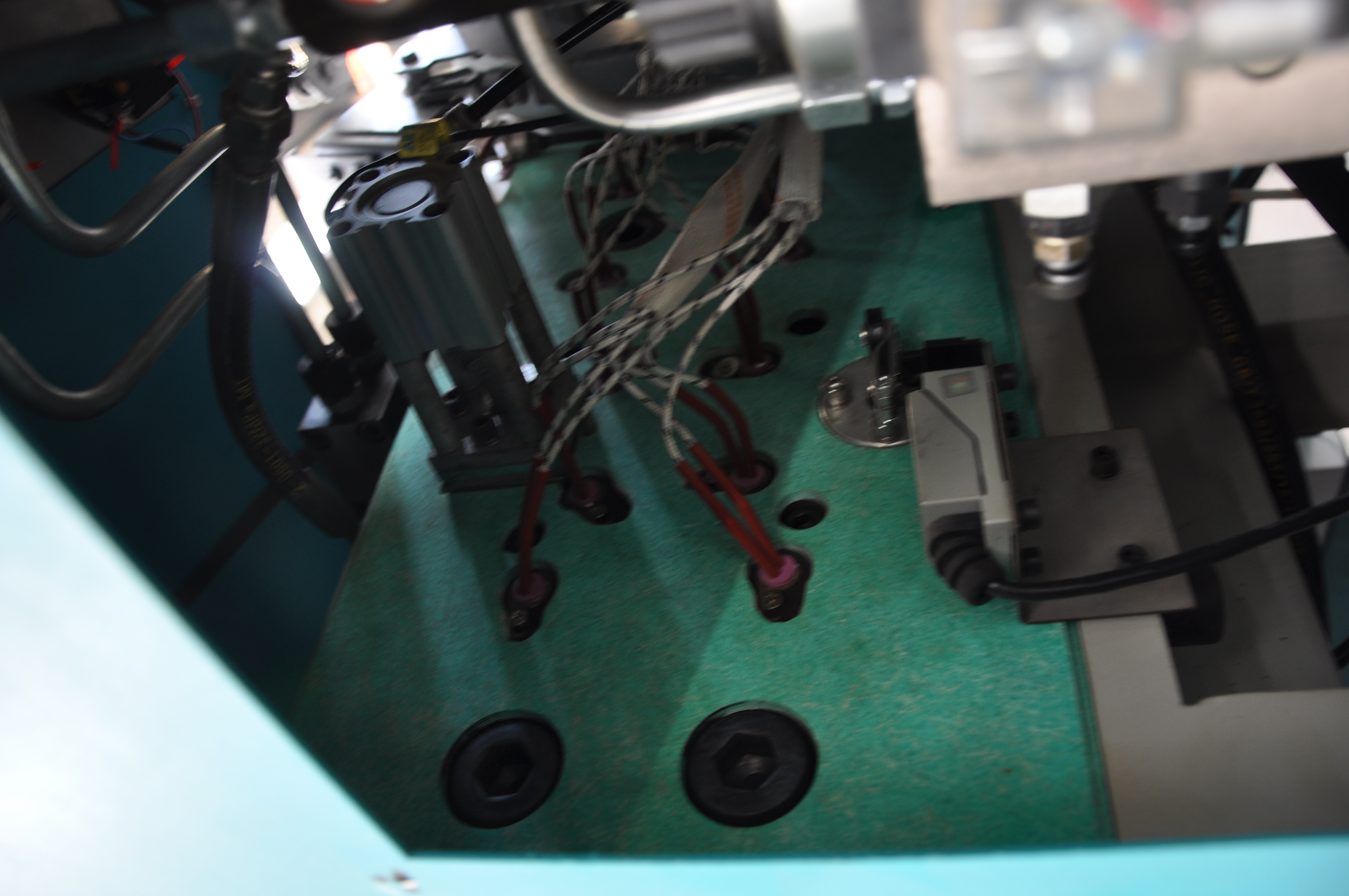 Automatic Hot Melt Insulating Glass Production Line Sealing Coating