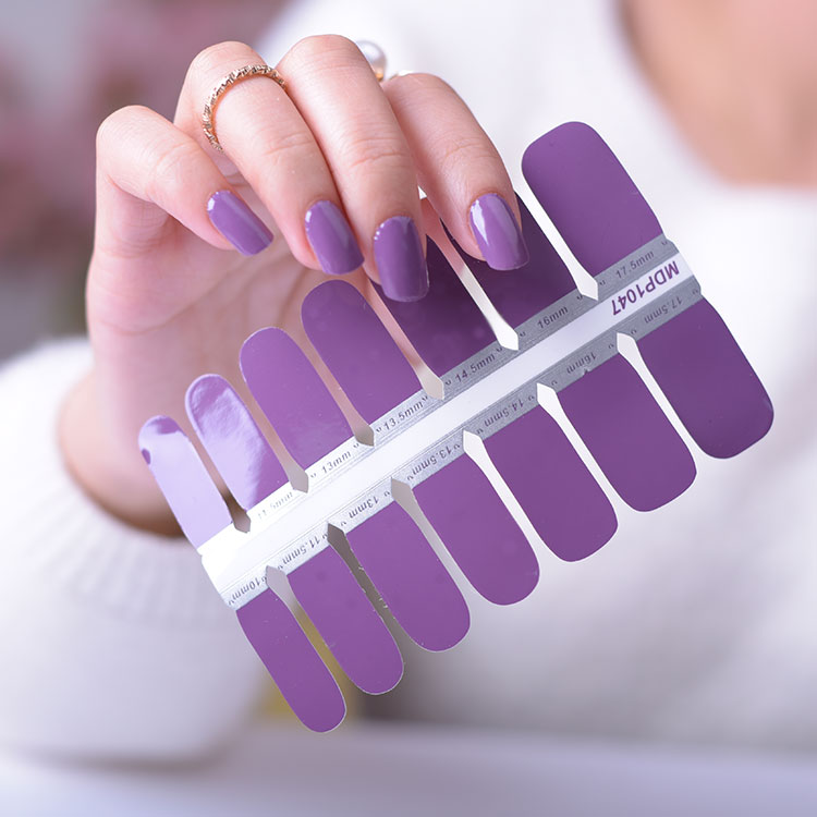 лампа в руке. лаковые полоски для уф лампы. лампа uv lamp 36 w. сменная уф лампа cnd. лампа для маникюра curing asn-uvl-4.