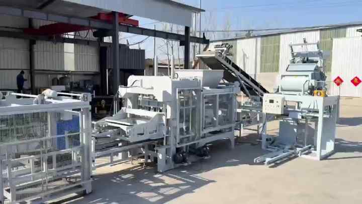 QT4-15S Automatic PLC Concrete Block Moulding Machine Large Capacity ...