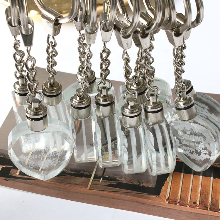 Изготовленный на заказ логос светодиодный Творческий английский в форме сердца из хрустального стекла светящийся брелок для ключей