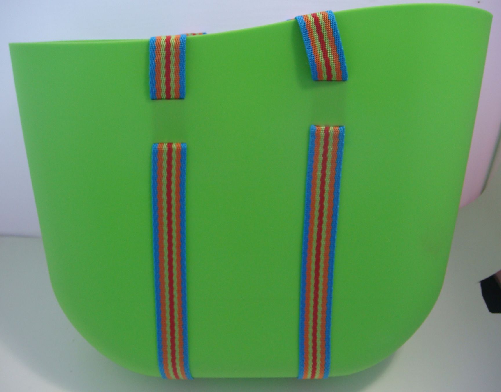 Модный цветной пластиковый пакет с ручкой