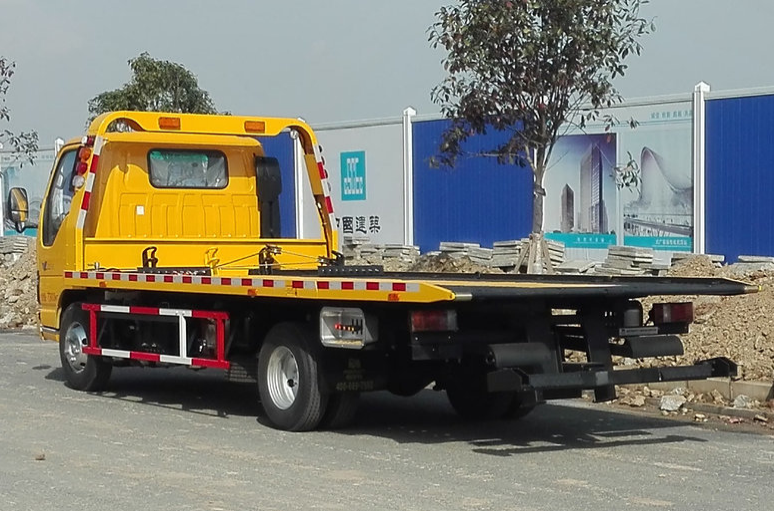 五十铃新条件和柴油型 600 月 130 月个月拖车清障车的马力出售 - buy