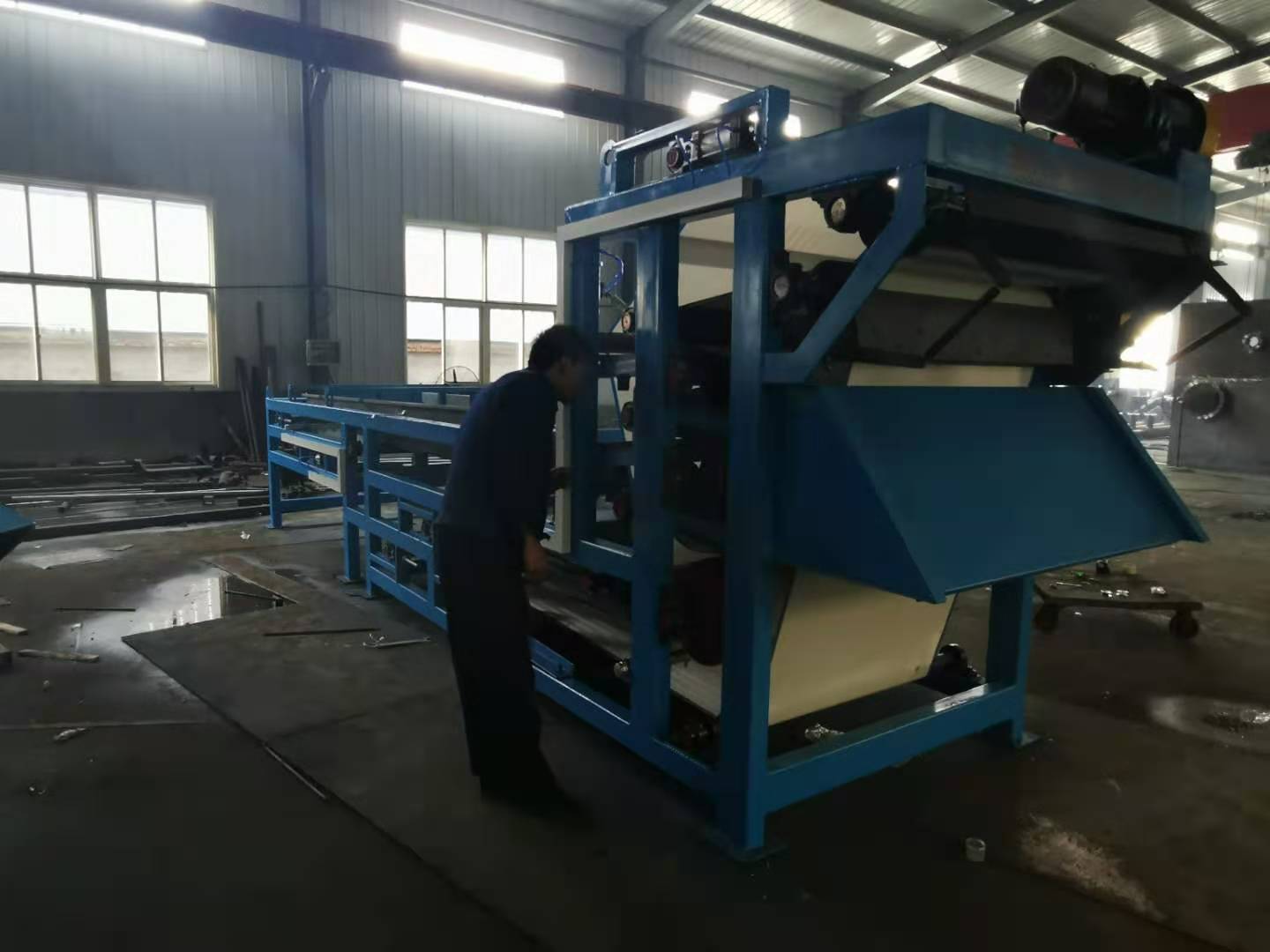 Горячая продажа Ленточный Пресс Оборудование для обезвоживания осадка