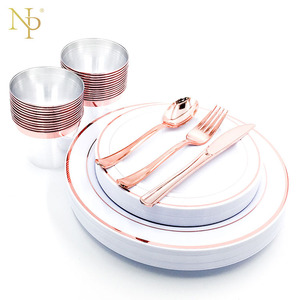 Wholesale 150 PCS Cheap Decorative Luxury Reusable Wedding Dinner Rose Gold Rim Plastic Plates Set