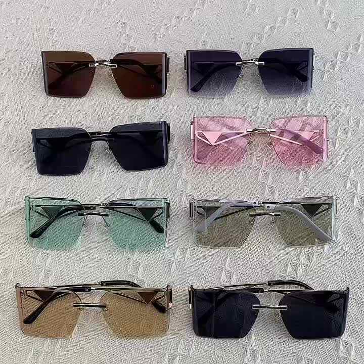 Oversized Square Shield Sunglasses - Women display picture 2