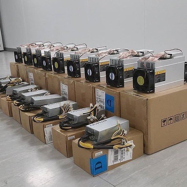 Б/у Майнер биткоинов Antminer S9 S9I S9J 14T 14,5 T б/у Майнер машины asic S9 bitmain источник питания