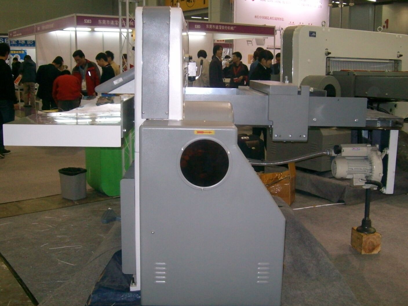 PRY-780 10 Inch Computer Programmed Paper Cutting Machine For Printing Press