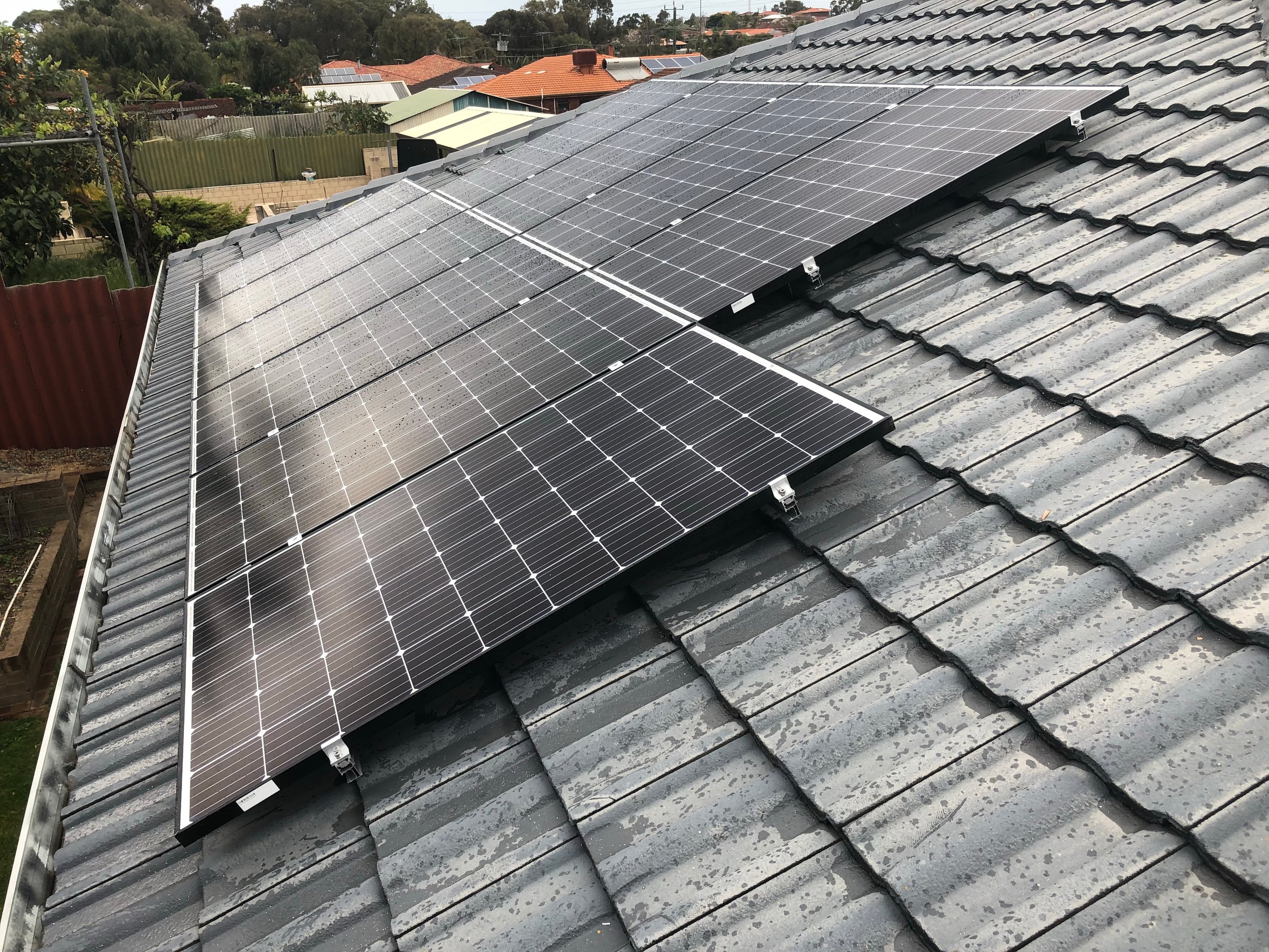 sunpal太阳能瓦片屋顶悬置系统住宅安装使用