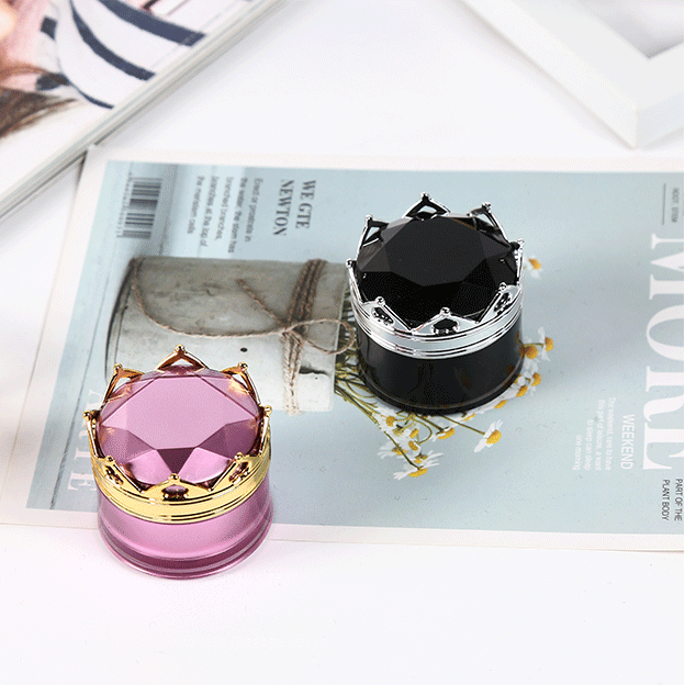 Recyclable Empty Eyeshadow Plastic Cosmetic Containers 15g Acrylic Crown Jar
