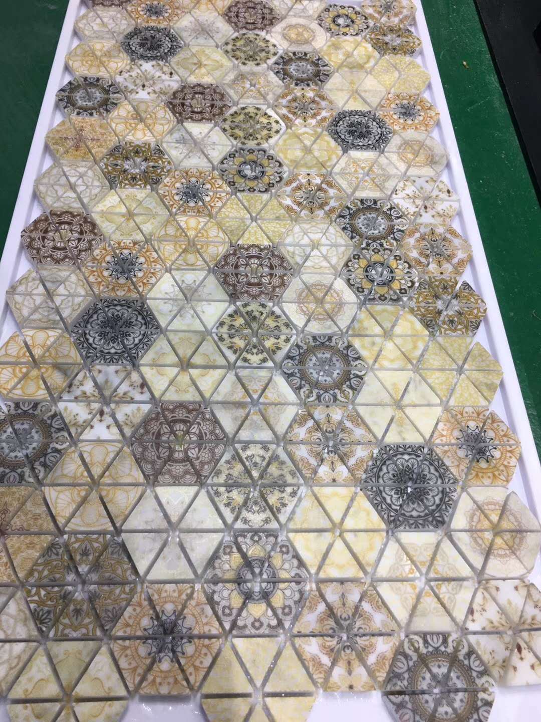 Yellow Artificial Hexagonal Stone Mosaic Marble Mosaics Stone Wall Mosaic Inkjet Printing