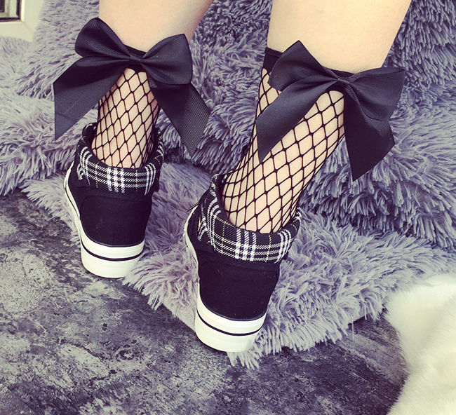 Новинка, модная, летняя, для девушек-студенток; Милыми оборками и цветочным рисунком и бантом; Шапочки с ажурные ботильоны на высоких каблуках с кружевным плетением в виде рыбной сети короткие носки, 10 пар/20 шт.