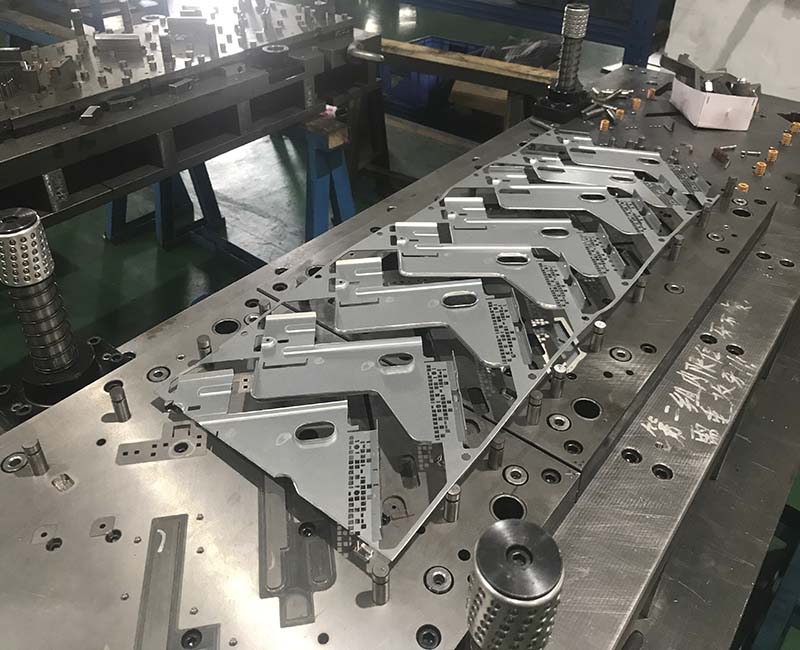 Automotive Tooling (Molds) Market