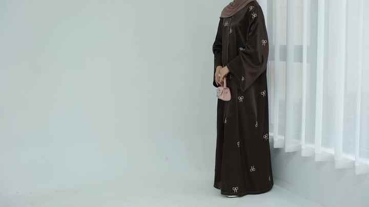 ブラウン サテン ブルカ 民族衣装 女性フロントオープン波状