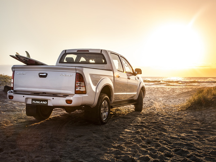 中国品牌3吨小型皮卡4x4迷你货车