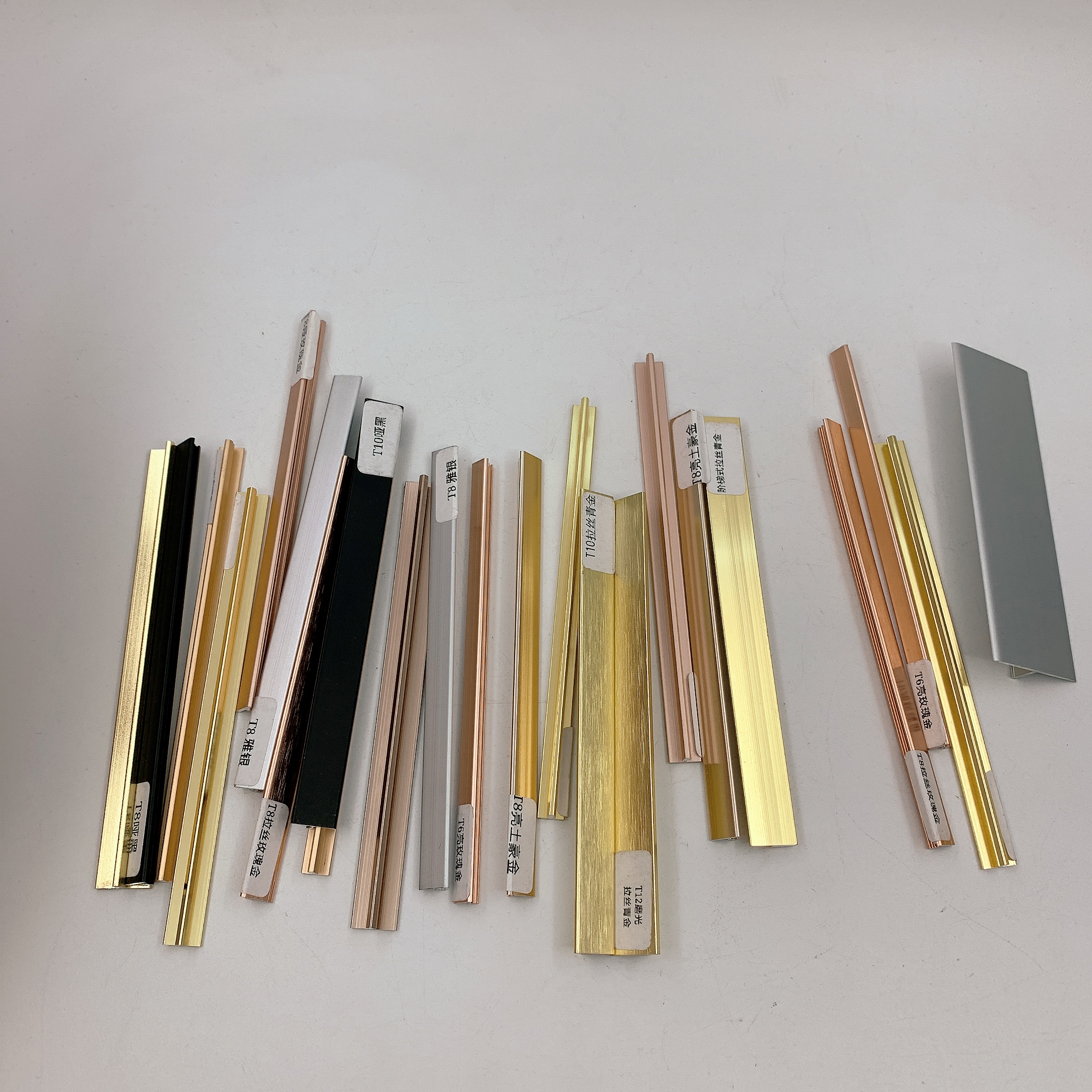 Простая индивидуализированная декоративная фурнитура для мебели, защита кромок шкафа, шкафа, алюминиевая T-образная лента