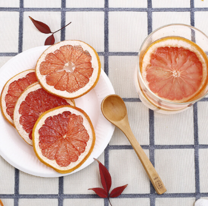 Grapefruitsaft und Papayasamen zur Gewichtsreduktion