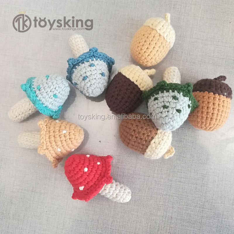 TK ハンドメイドのアミグルミきのこキーチェーンおもちゃ