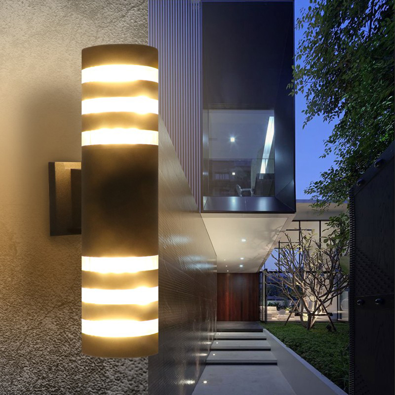 LED Wall Sconce Light Black Modern Waterproof Wall Lamps IP65 Outdoor Light Up and Down Illuminated Courtyard Spotlight