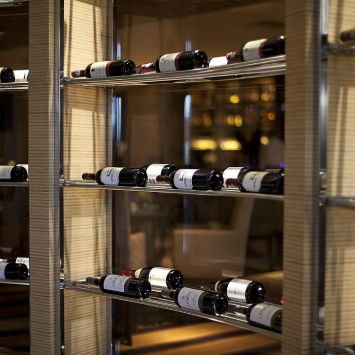 Ресторан Металлический винный шкаф дисплея настенный винный шкаф