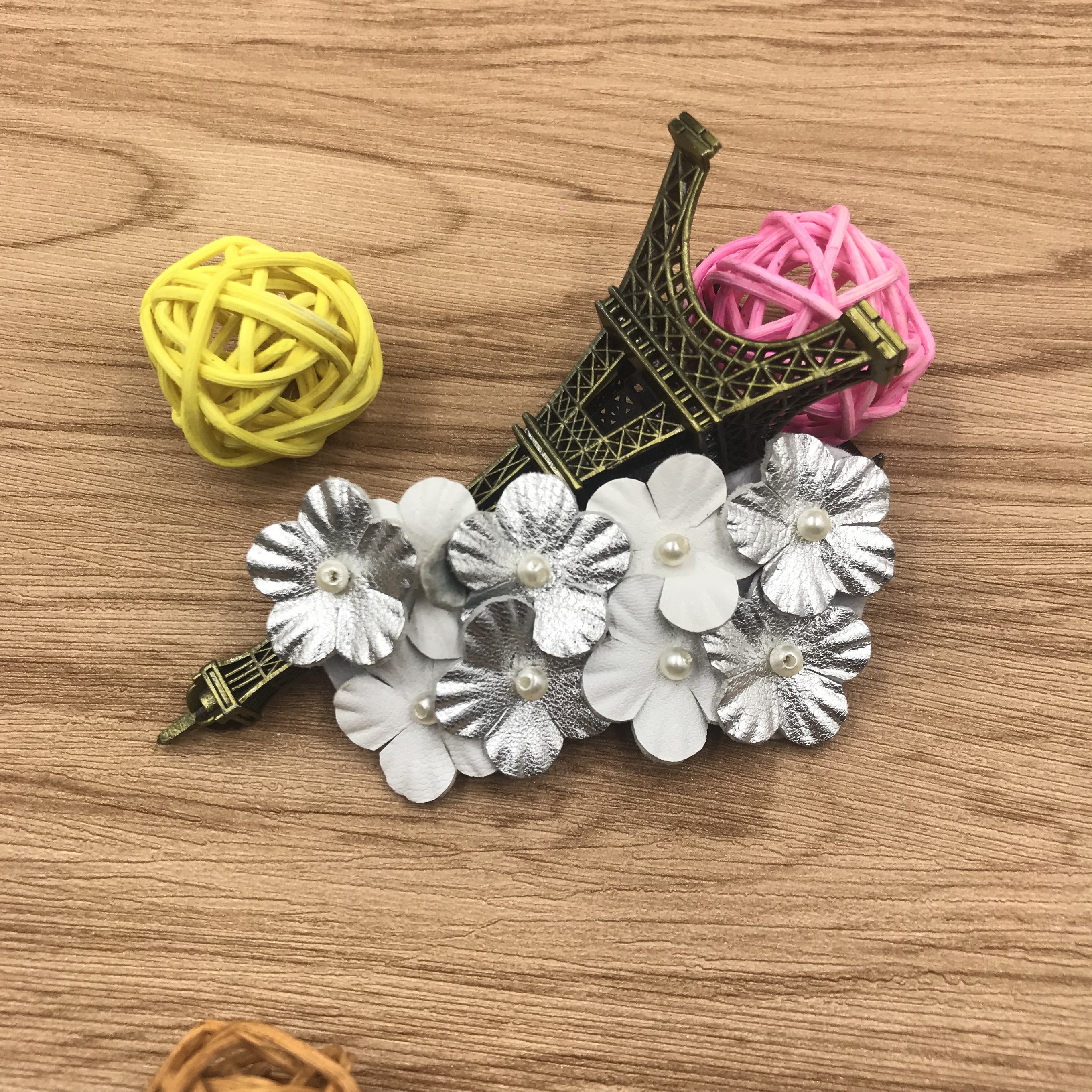 Новинка, изысканная кожаная заколка для волос ручной работы с бусинами и цветами, женская обувь и сумочка, аксессуары, Прямая продажа с фабрики