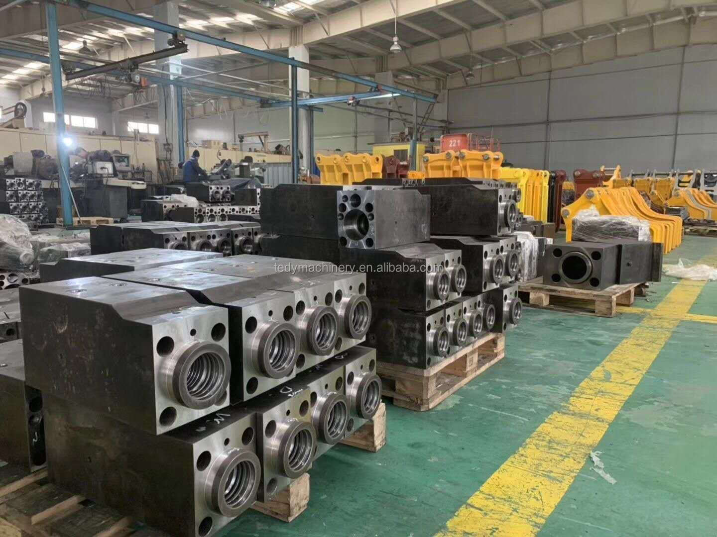 furukawa 断路器液压箱静音式液压破碎机适用于 3-6 吨挖掘机 sb40