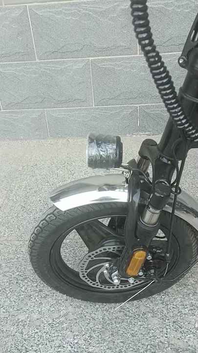 ディスクブレーキ搭載ミニサイズ2輪折りたたみ電動自転車（シート付き