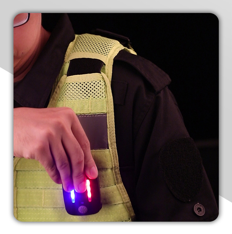 nextorch ut21 led肩夹灯用于警察安全肩灯可充电蓝色和红色闪烁信号