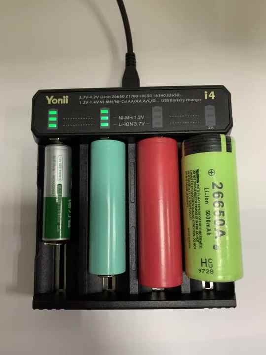 I4 21700 Battery Charger 4 Slot 18650 4 Slot 26650 Smart NiMH Charger 2A  Ultimate Speed