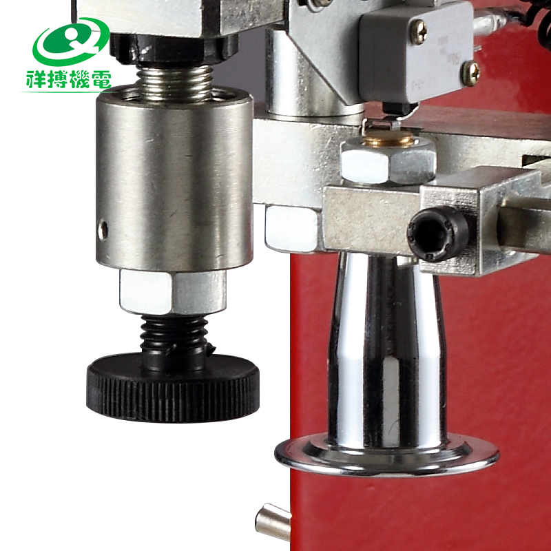 Полуавтоматическая маленькая машина для укупорки жидкости для пробирок