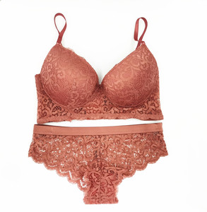 red bra panti