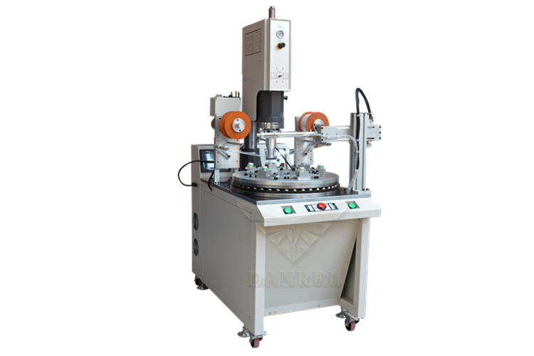 True Digital Auto-tuning 20KHz 3000W Automatic Rotary Table Ultrasonic Plastic Welding Machine with Robot Arm for Unloading