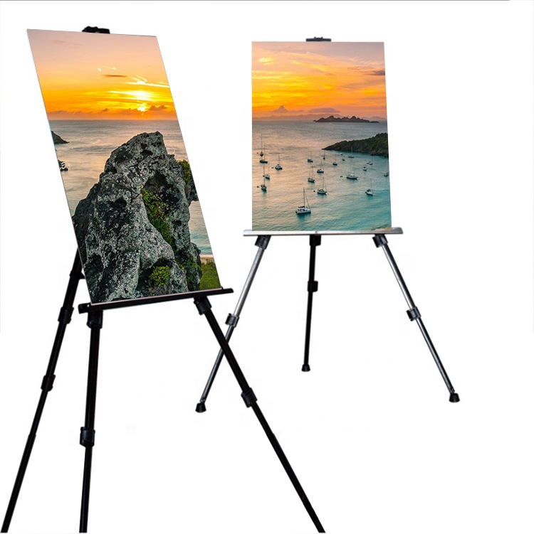 Мольберт для рисования в студии