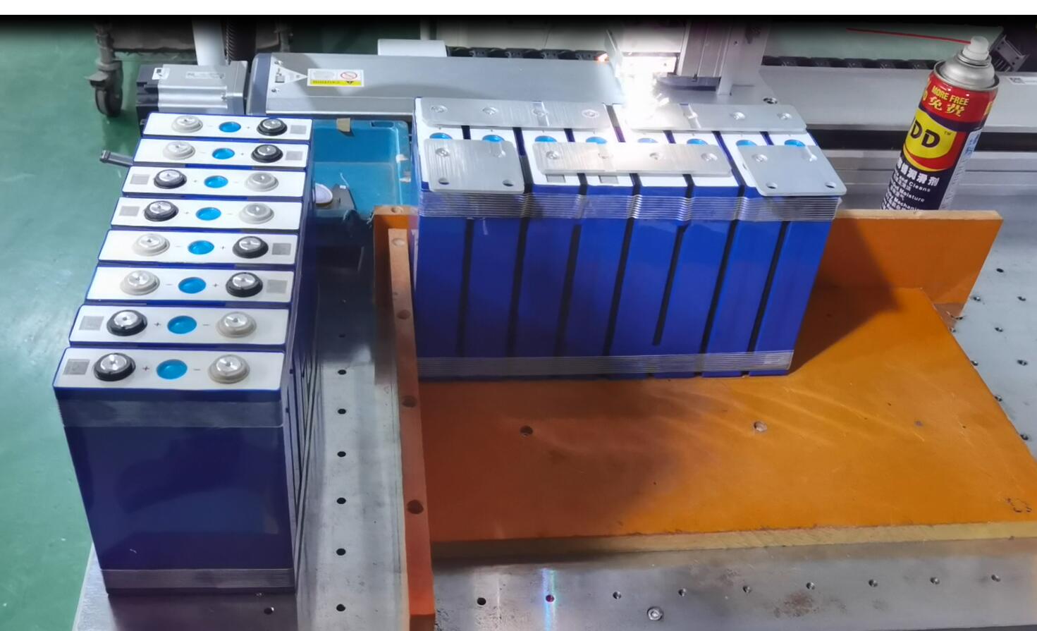 Heated Function Li Phosphate Battery , 12V 100Ah Deep Cycle LiFePO4 Battery Pack