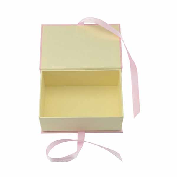 Pink color ladies shoe box design popular for customer