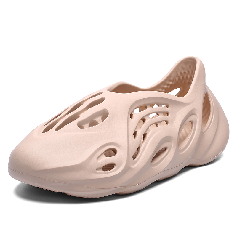 pantofole yeezy giganti