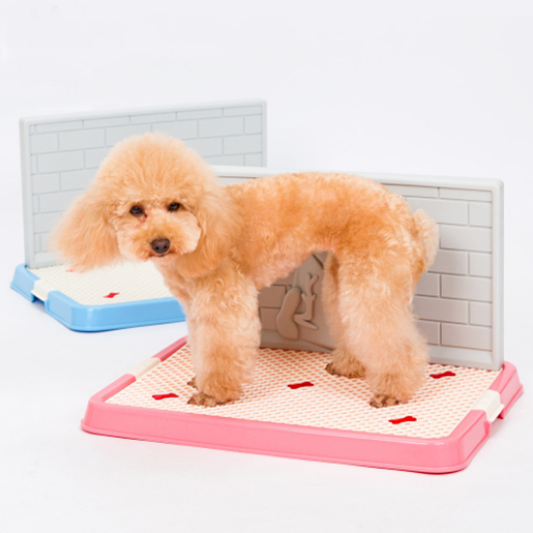 新设计的室内塑料狗厕所室内带尿后保护模拟墙 - buy indoor toilet