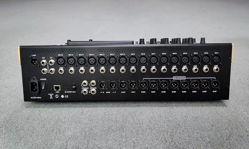 電動フェーダータッチスクリーンを備えたOEM 12CH 16CH 20CH 24CH 32CH