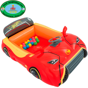 auto inflable con pelotas