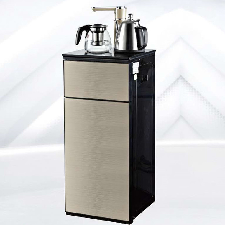 Бытовой автоматический диспенсер для воды