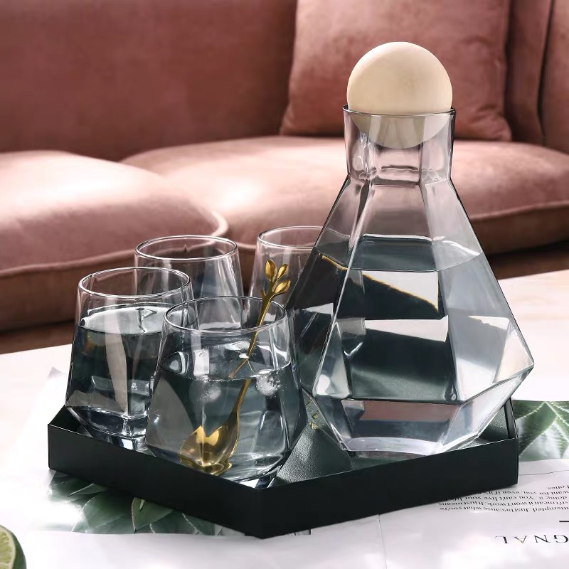 Support Drop Shipping Crystal Glass Water Pitcher Carafe Jug Set with Ball Wooden Lid and Cups Set
