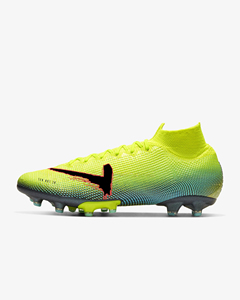 maxed soccer boots 2018