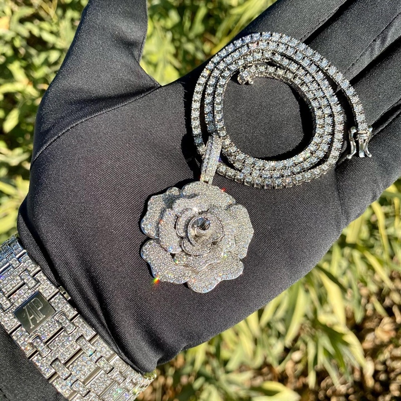 Romantic Rose Flowers Iced out VVS Moissanite Pendant Silver 925 Plated 18k Gold Charm Pendant for Woman