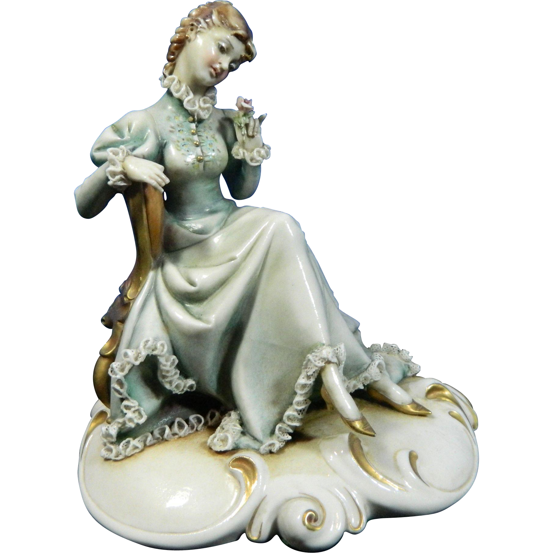 Фарфоровая фигура